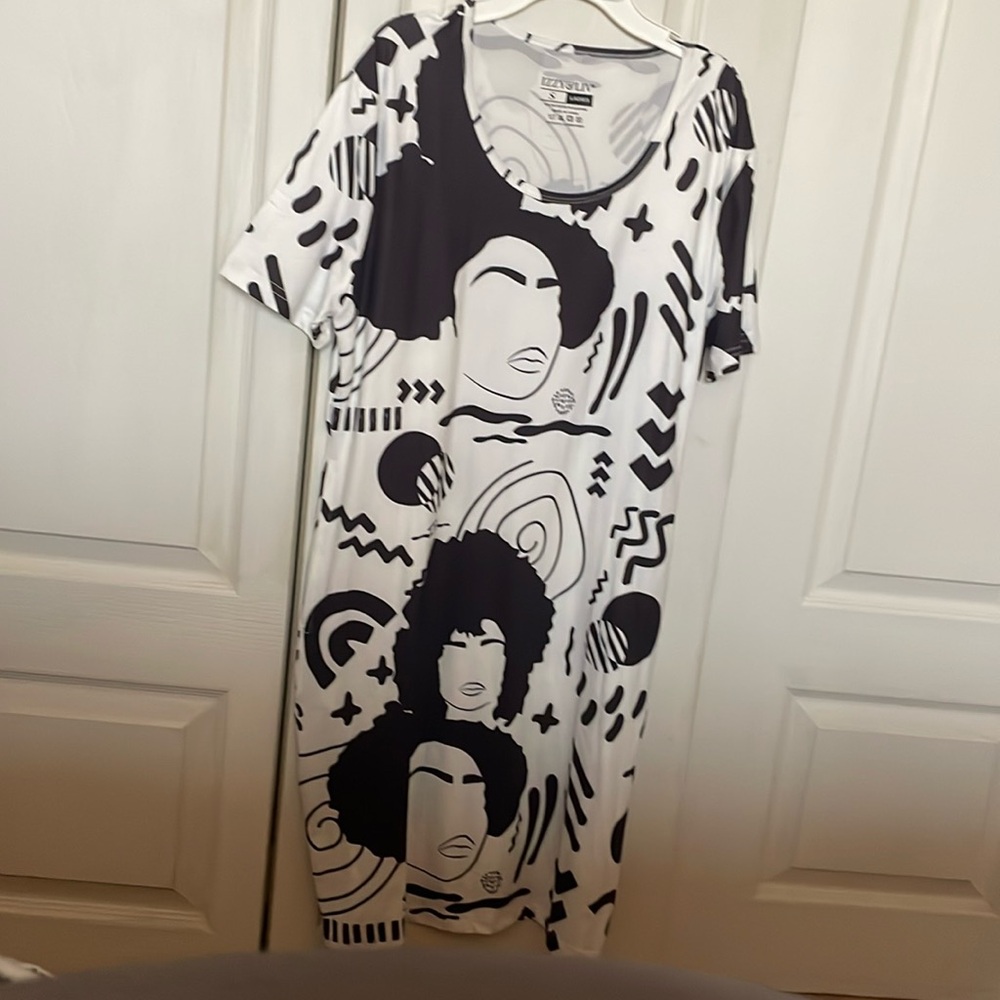 IZZY&LIV Afrocentric Dress in Black and White